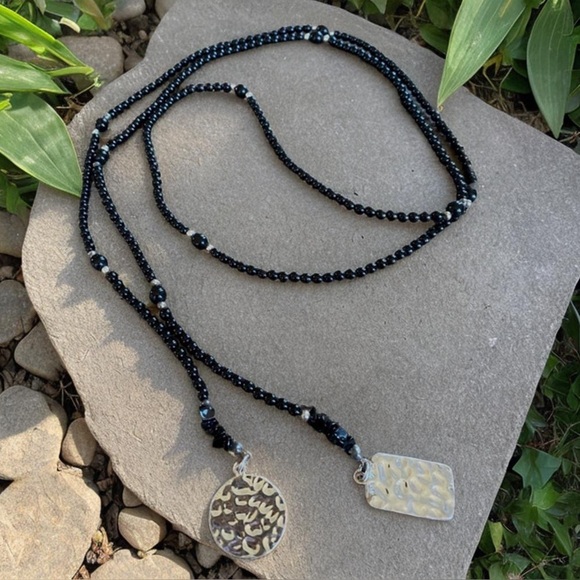 Silpada Onyx Lariat Necklace N1467
41” Inches long - Picture 2 of 7